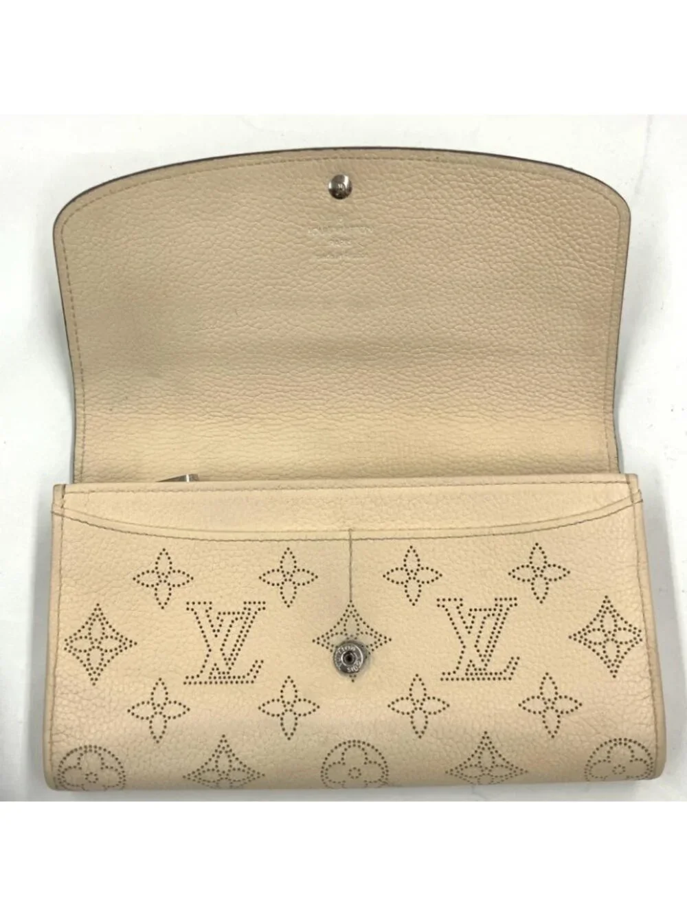 Louis Vuitton Mahina Portefeuille Iris Bifold Wallet Ivory